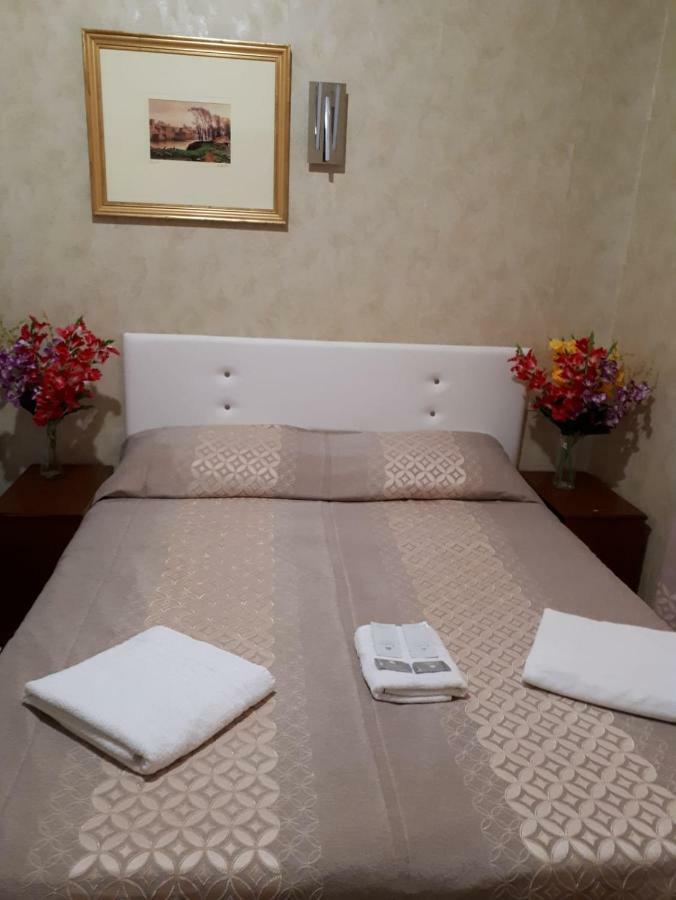 Renting Rooms Roma Eksteriør bilde