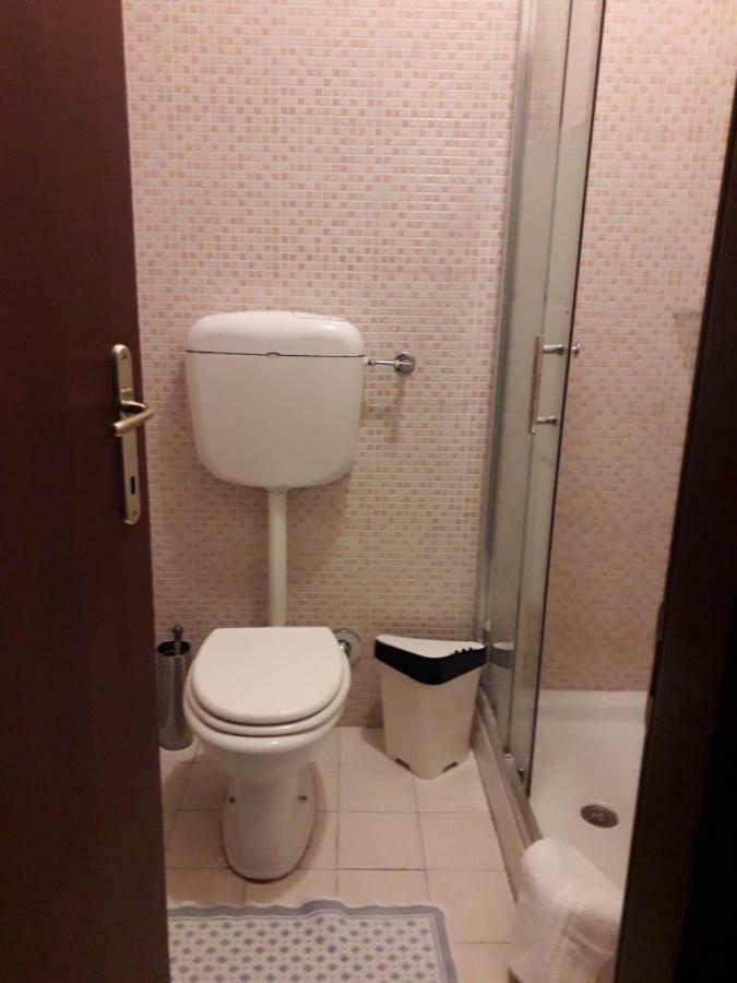 Renting Rooms Roma Eksteriør bilde